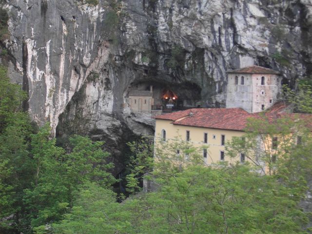 Cueva_de_Santa María - Covadonga.